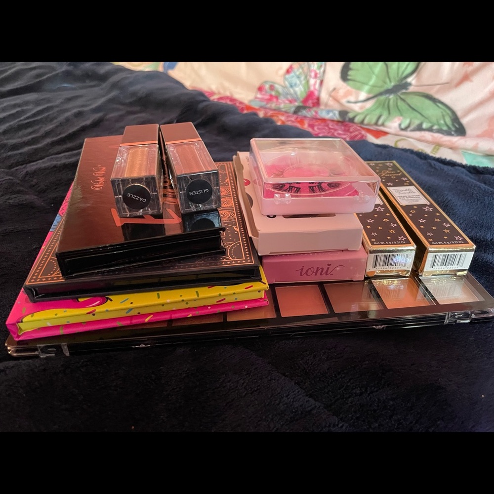 makeup bundle 👑💋 - Picture 14 of 16